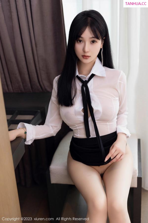 罗熙桐  [XiuRen]高清写真图 2023.05.10 No.6711 桐桐 长靴美腿第23张图片